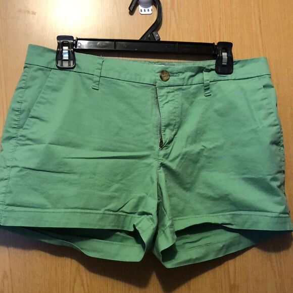 Old navy shorts size 8 green - Picture 1 of 4